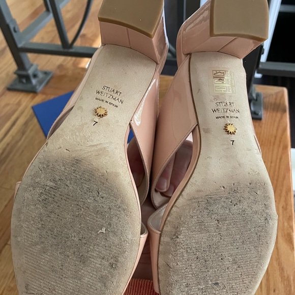 Stuart Weitzman Aletha sandal in patent nude. Size 37.5 (7) - Picture 4 of 5